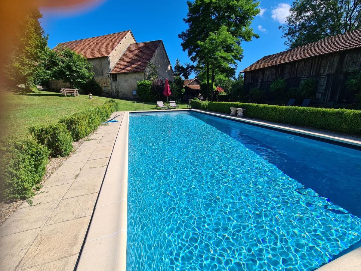 Ferme De Tayac - Charme Avec Pool 호텔 Les Eyzies 외부 사진