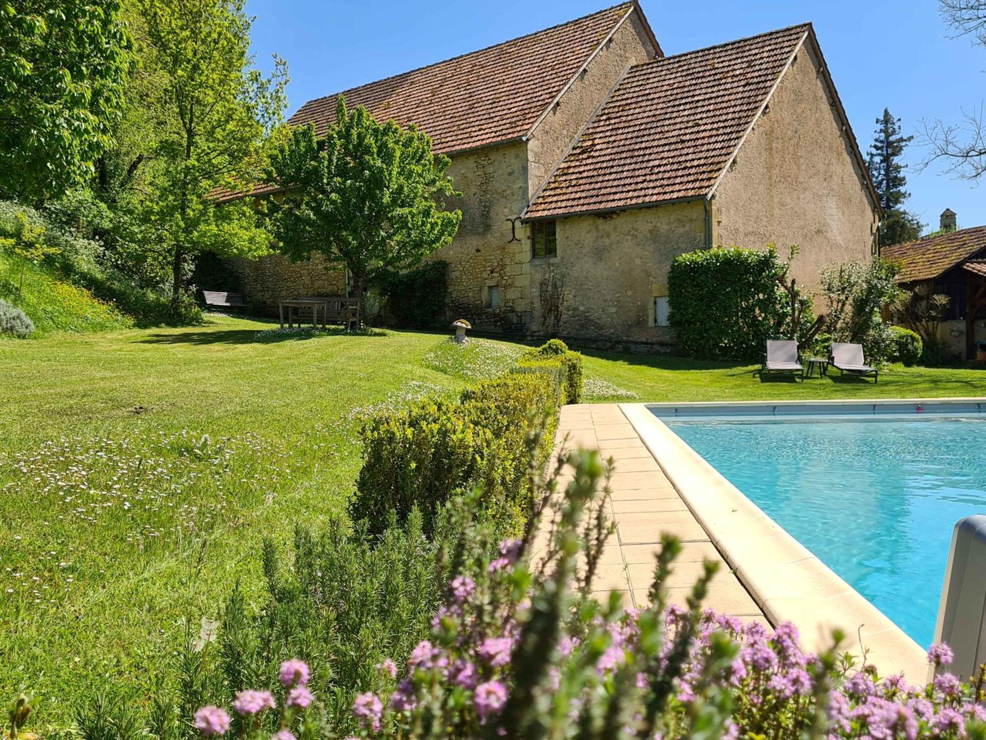 Ferme De Tayac - Charme Avec Pool 호텔 Les Eyzies 외부 사진
